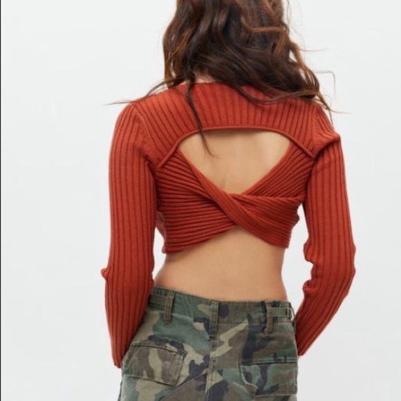 🚨SOLD🚨Urban Outfitters Tayla Twist-Front Cutout Ribbed Knit Sweater Top - Picture 2 of 7